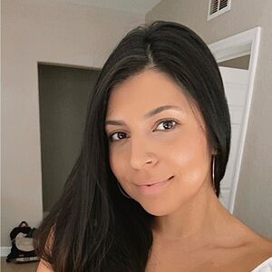 Meet your Posher, Linda